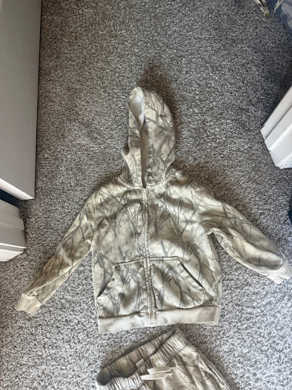 Old Navy Kids Beige/Tan Camo Hoodie & Jogger Set 4T